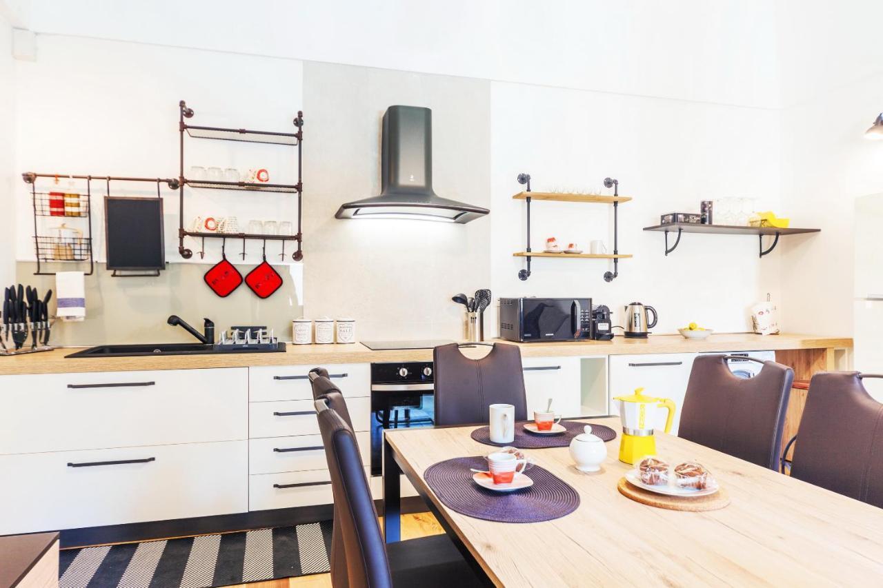 Vakalu-Piazza Duomo Charming Apartment Сиракузы Экстерьер фото