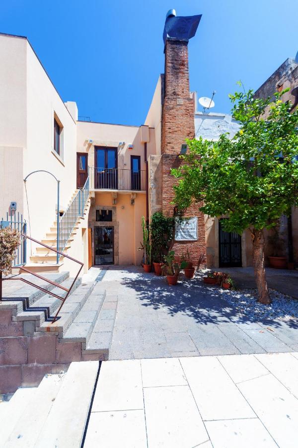 Vakalu-Piazza Duomo Charming Apartment Сиракузы Экстерьер фото
